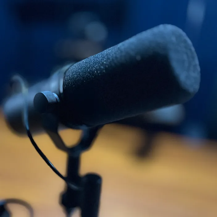 Ambiente do estúdio preparado para gravações