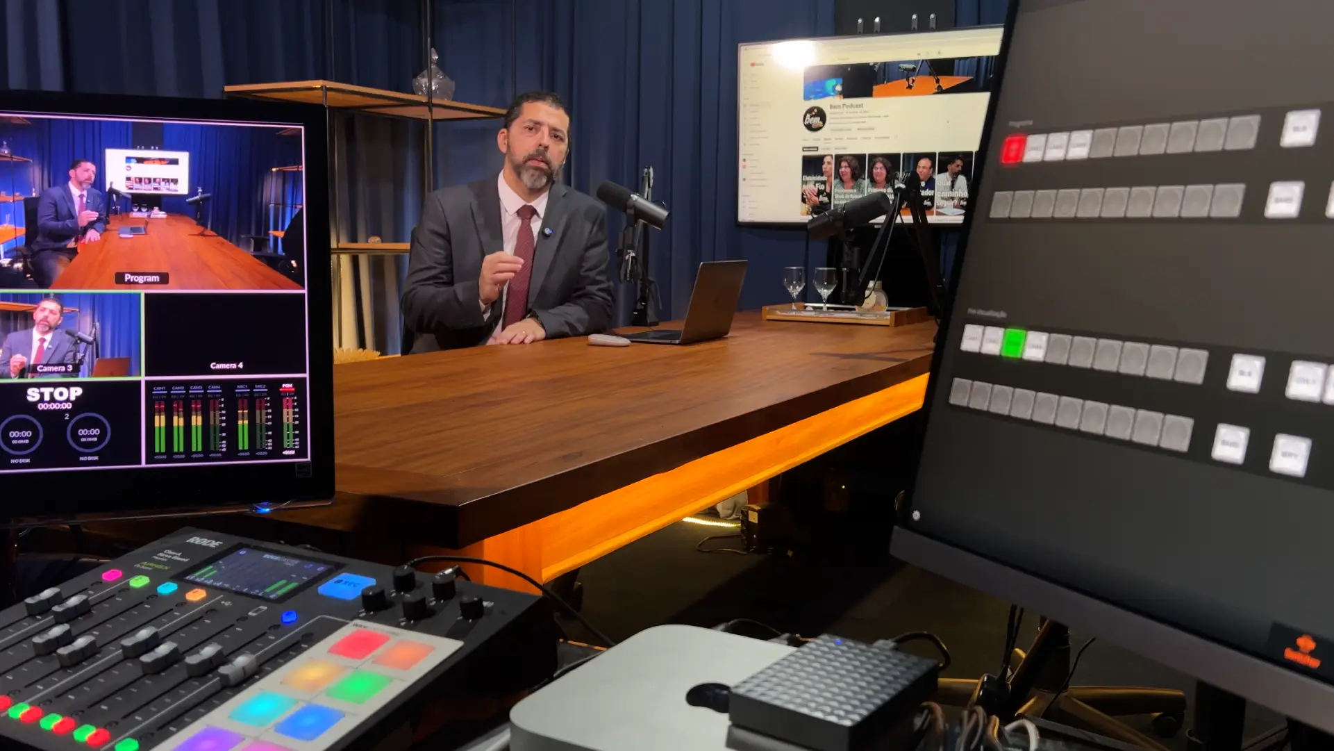 Iluminação e cenário para gravação em estúdio