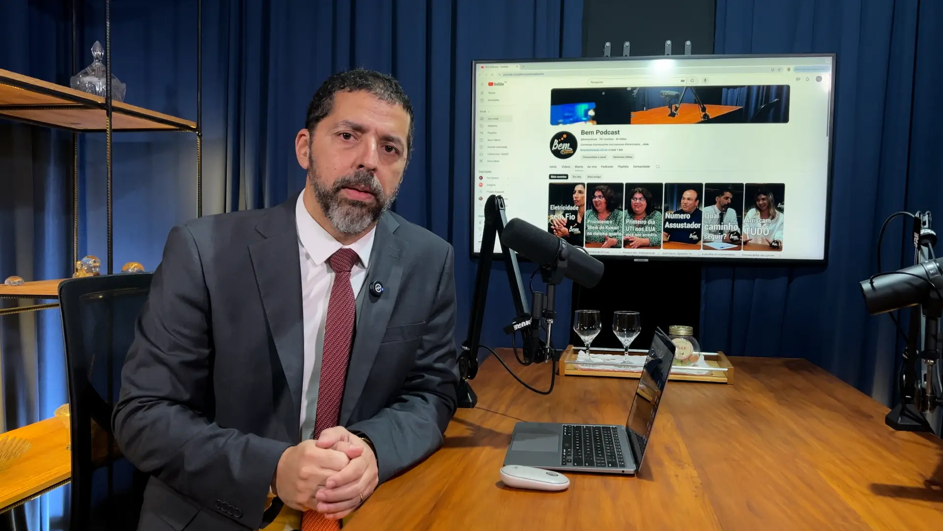 Podcast e videocast em estúdio profissional